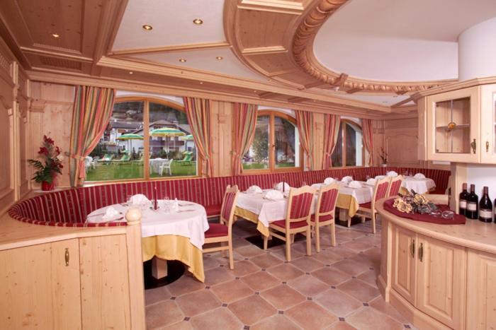 Hotel Jagdhof Sëlva Buitenkant foto
