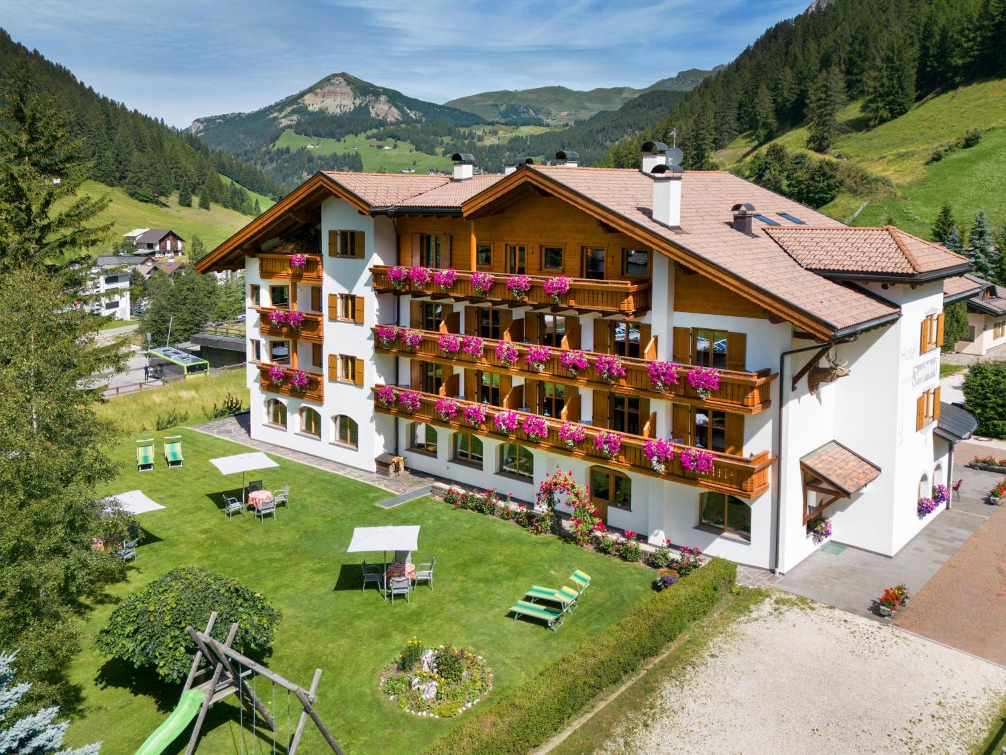 Hotel Jagdhof Sëlva Buitenkant foto