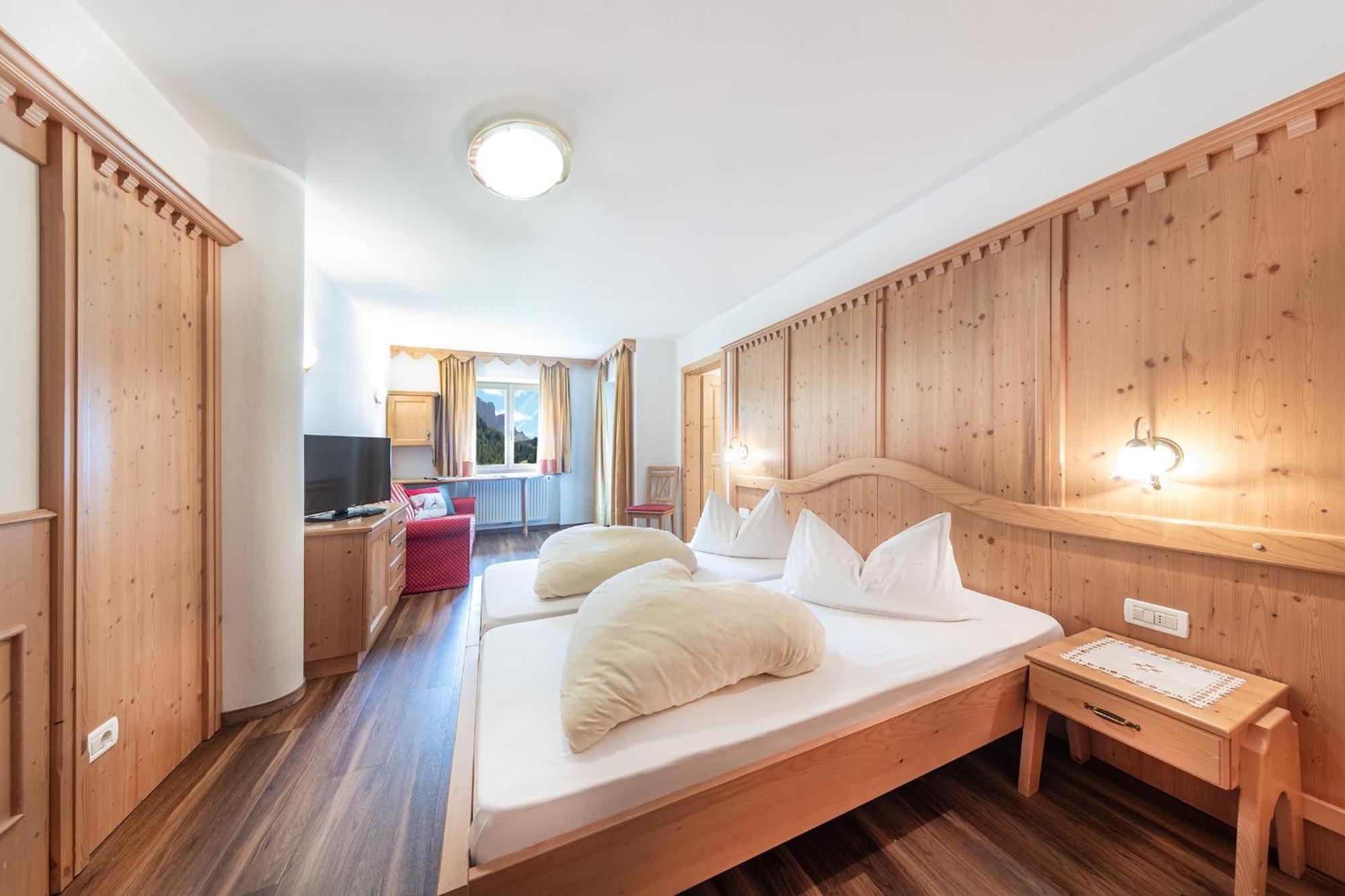 Hotel Jagdhof Sëlva Buitenkant foto