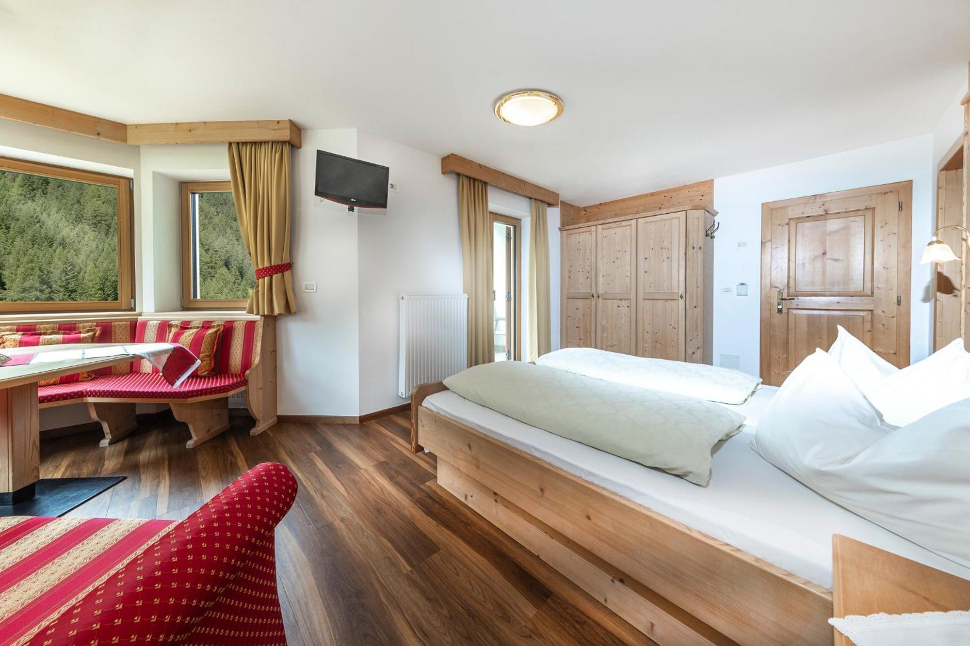 Hotel Jagdhof Sëlva Buitenkant foto